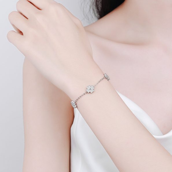 Clover Moissanite Bracelet