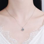 halo-lutos-moissanite-pendant-1