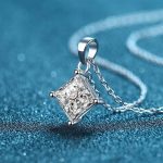 princess-cut-moissanite-pendant-1