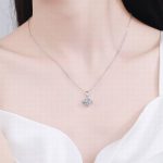 princess-cut-moissanite-pendant-1