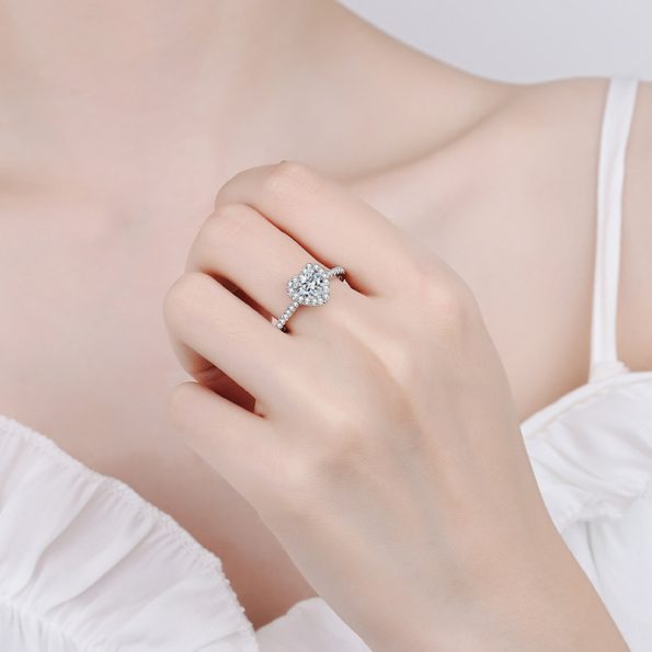1 Carat Heart Moissanite Engagement Ring