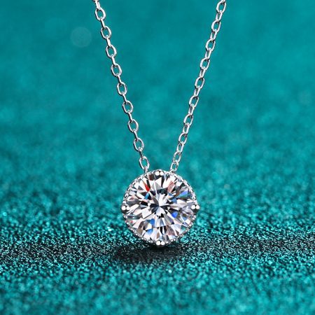 4 Prong Round Moissanite Pendant