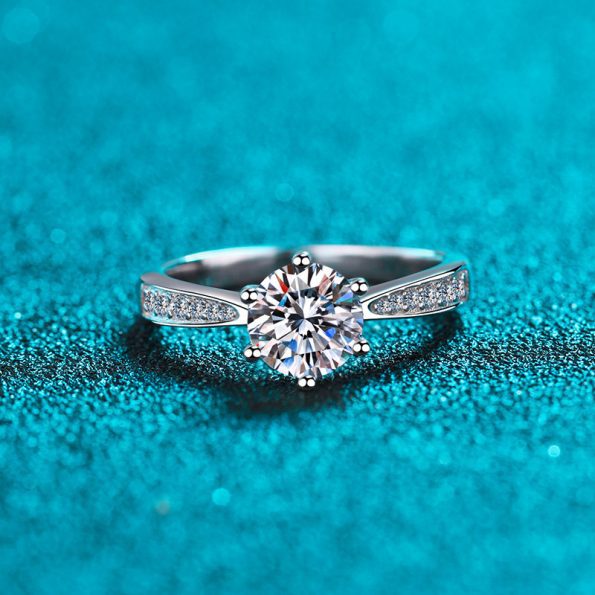 6 Claw Prong Moissanite Engagement Ring