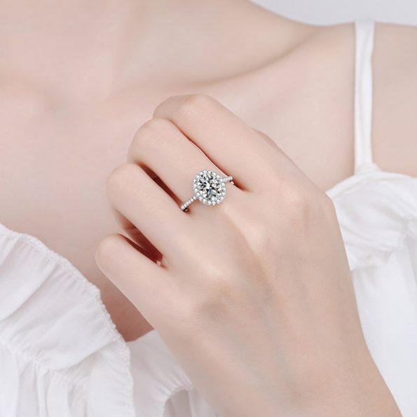 Oval Moissanite Ring