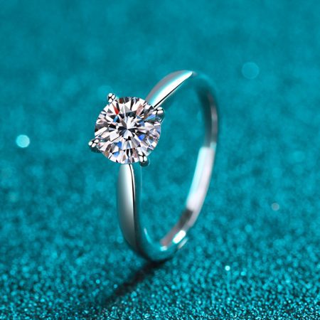 Classic 4 Claw Solitaire Moissanite Ring