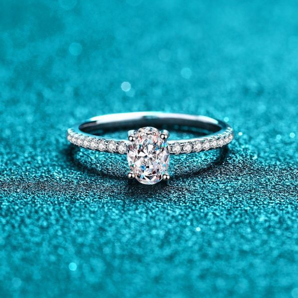 1 Carat Oval Moissanite Engagement Ring