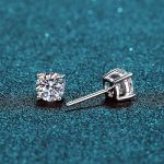 4-prong-moissanite-stud-earring-1