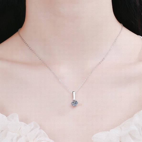 6 Claw Moissanite Drop Pendant