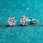 6-prong-moissanite-stud-earring-1