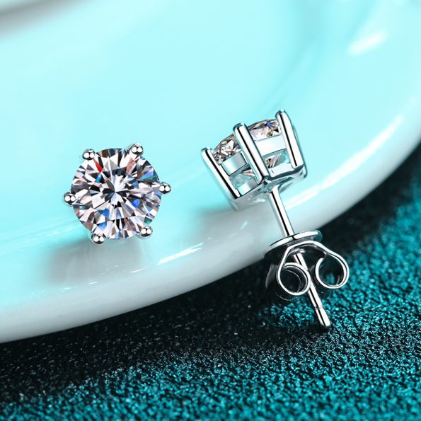 6 Prong Moissanite Stud Earring