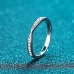 flair-moissanite-band-1