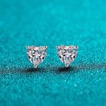 heart-moissanite-stud-earring-1