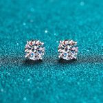 round-moissanite-stud-earring-1