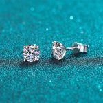 round-moissanite-stud-earring-1