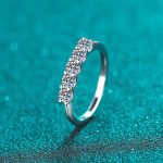 shared-prong-moissanite-band-1