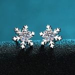 sparkling-snowflakes-stud-earrings-1