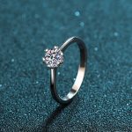 6-claw-solitaire-moissanite-ring-1