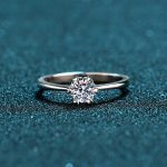 6-claw-solitaire-moissanite-ring-1