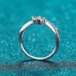 prong-chevron-split-shank-ring-1