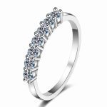 shared-prong-moissanite-band-1